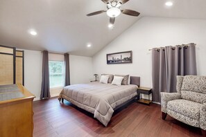 Interior - Beautiful Stucco House in North Hudson (Hudson)