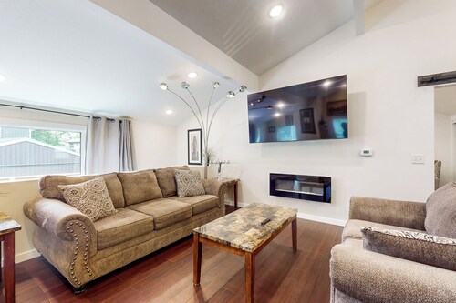 Beautiful Stucco House in North Hudson