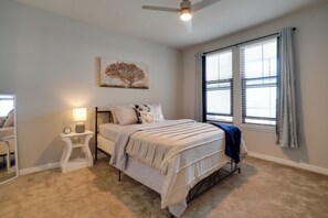 Apartment (2 Bedrooms) | Interior - Pool Access! Luxe Condo 7 Mi to Coquina Beach (Bradenton)