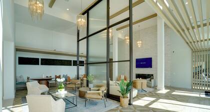 7 Mi to Coquina Beach, Luxe Condo w/ Resort Perks!