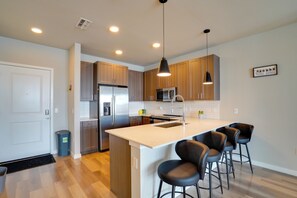 Apartment (2 Bedrooms) | Interior - 7 Mi to Coquina Beach, Luxe Condo w/ Resort Perks! (Bradenton)