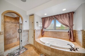 House (5 Bedrooms) | Interior - Fun w/ Family! Mtn-view Gem w/ Deck in Driggs (Driggs)