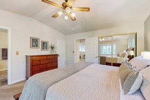 House (4 Bedrooms) | Interior - Cozy Cabin w/ Jetted Tub & Dog-friendly (Arnold)