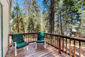 Interior - Cozy Cabin w/ Jetted Tub & Dog-friendly (Arnold)