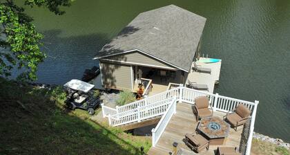 Private Hot Tub! Getaway on Smith Mountain Lake