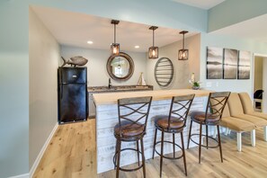 House (5 Bedrooms) | Interior - Private Hot Tub! Getaway on Smith Mountain Lake (Goodview)