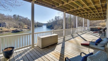 House (5 Bedrooms) | Depan hartanah