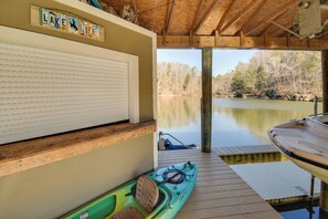 House (5 Bedrooms) | Interior - Private Hot Tub! Getaway on Smith Mountain Lake (Goodview)