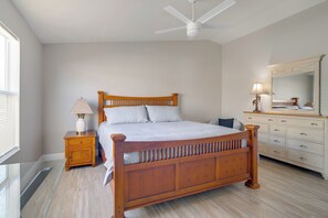 House (2 Bedrooms) | Interior - 3 Mi to Spanish Springs: Peaceful Retreat w/ Perks (The Villages)