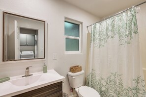 Interior - 1 Mi to Lake Gregory! Updated Family Home w/ Deck (Crestline)