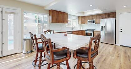 4 BR Home in Rancho Cucamonga Hills - Luxury