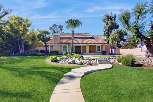 4 BR Home in Rancho Cucamonga Hills - Luxury