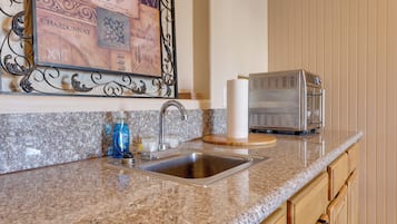 House (1 Bedroom) | Interior