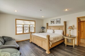 House (5 Bedrooms) | Interior - Waterfront Alexandria Gem: Family & Group Friendly (Alexandria)