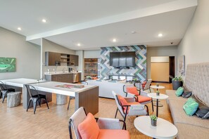 Apartment (1 Bedroom) | Interior - Year-round Fun in Traverse City! Pet-friendly Unit (Traverse City)
