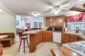 House (3 Bedrooms) | Interior - Countryside Haven w/ Spacious Yard in Tamassee! (Tamassee)