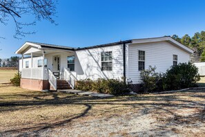 House (3 Bedrooms) | Interior - Countryside Haven w/ Spacious Yard in Tamassee! (Tamassee)