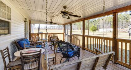 Countryside Haven w/ Spacious Yard in Tamassee!