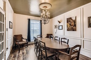 單棟房屋 (4 Bedrooms) | 內部