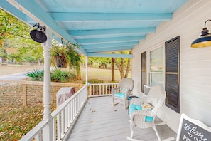 Interior - 1BR Dog-friendly Home w/ In-unit Laundry (Landrum)