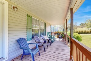 Interior - 3BR Riverfront Home w/ Large Yard, Fireplace (Sparta)