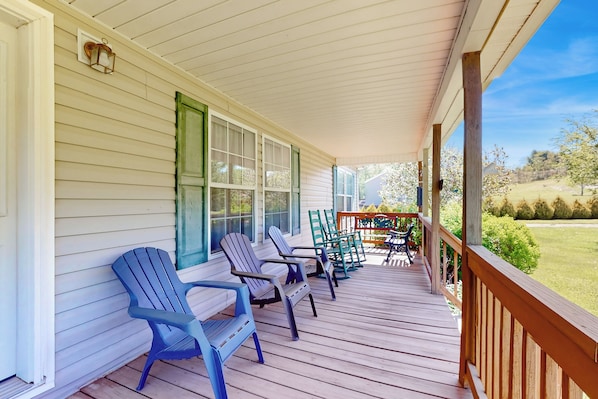 Interior - 3BR Riverfront Home w/ Large Yard, Fireplace (Sparta)