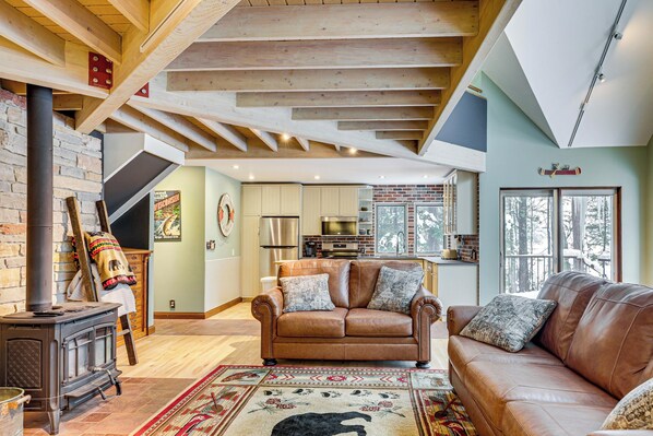 House (3 Bedrooms) | Interior