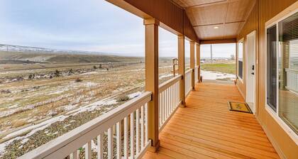 Fish, Hunt & Explore! Rodeo City Home w/ Hot Tub