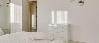 Golf, Fish & More! Peaceful Home in Helendale