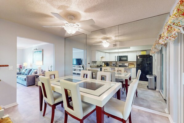 Apartment (2 Bedrooms) | Interior - 1 Mi to Beach! Marco Island Family Getaway w/ Pool (Marco Island)