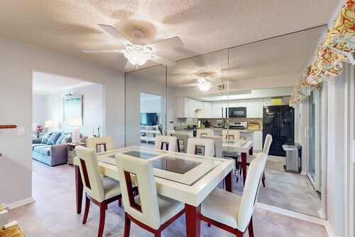 1 Mi to Beach! Marco Island Family Getaway w/ Pool