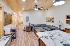 House (1 Bedroom) | Interior - Pets Welcome! Quiet Couples Retreat in Lyles (Lyles)