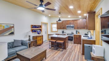 House (1 Bedroom) | Interior
