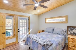 House (1 Bedroom) | Interior - Pets Welcome! Quiet Couples Retreat in Lyles (Lyles)