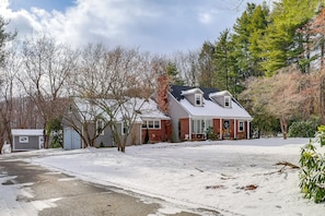 House (3 Bedrooms) | Interior - 2 Mi to Talcott Mtn Trails: Spacious Family Home (Bloomfield)