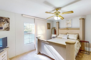 Interior - 1-acre Retreat Near National Forest (Oakhurst)