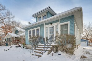 House (3 Bedrooms) | Interior - Private Hot Tub & Patio! Chicagoland Extended Stay (Lansing)