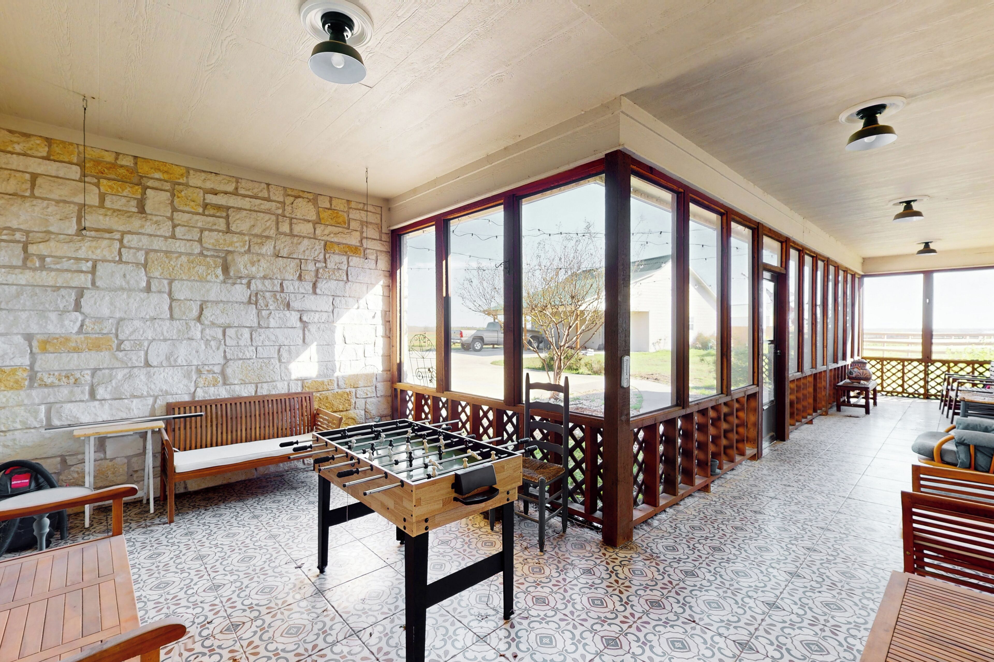 المنشأة من الداخل