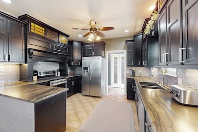 Dog-friendly Countryside 3BR w/ Prime Stargazing