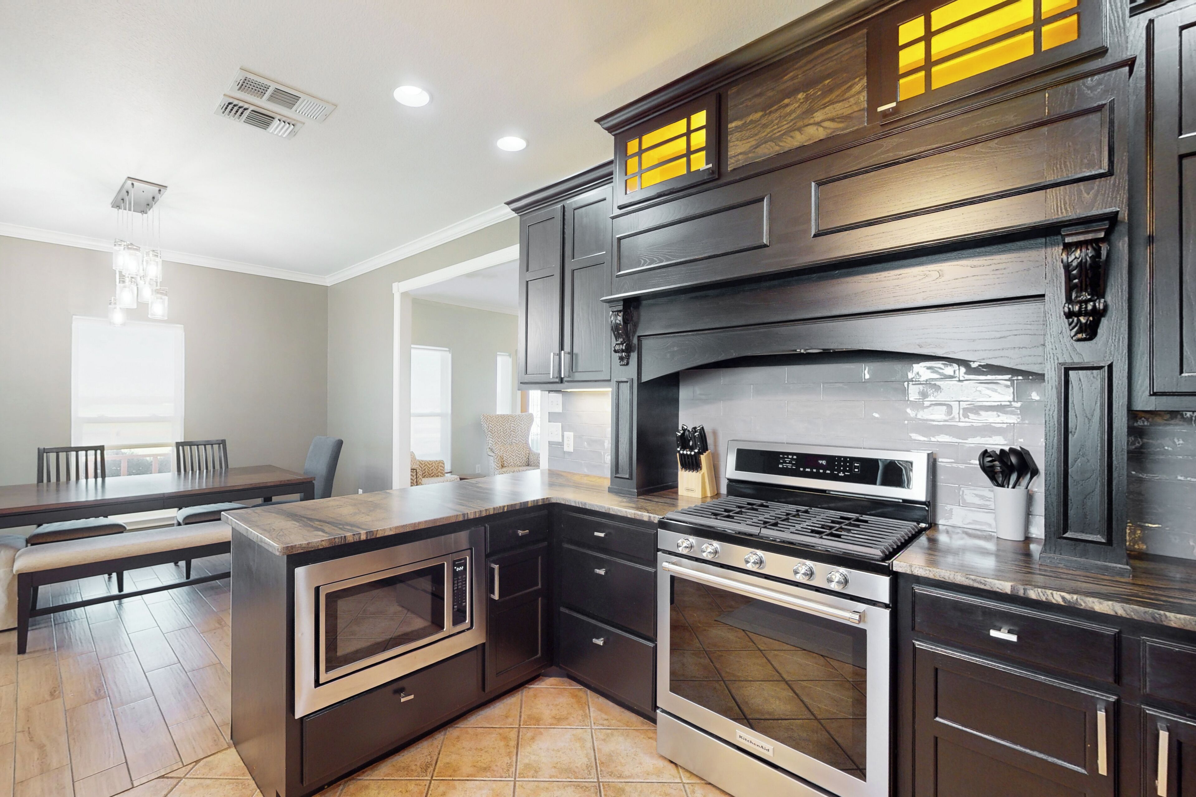 House (3 Bedrooms) | Interior