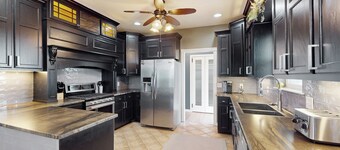 Prime Stargazing! Serene Texas Countryside Retreat