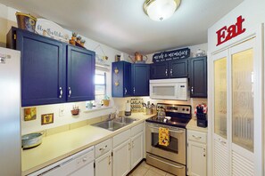 House (2 Bedrooms) | Bahagian dalam