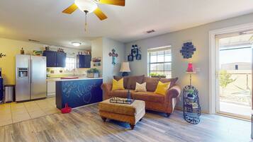 House (2 Bedrooms) | Interior