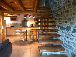 Interior - 'Authentic and Cosy' Gîte with Private Terrace, Wi-Fi and Air Conditioning (Charbonnières-les-Vieilles)