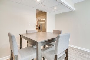 Apartment (2 Bedrooms) | Interior - Welcoming Townhome: 1/2 Mi to Downtown Smyrna (Smyrna)