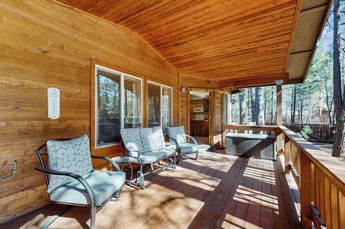 Fire Pit + Yard: Woodsy Retreat Near Woodland Lake