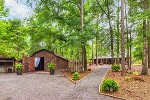 Interior - 3BR Tranquil 30-acre Venue w/ Private Pond (Wilmer)