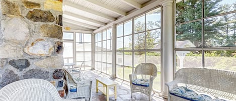 Talo (Multiple Bedrooms) | Sisätilat