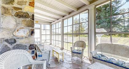 7BR Modern Farmhouse on Sustainable Working Farm