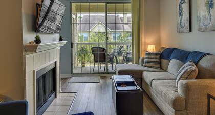 Mount Pleasant Condo w/ Pool & Bikes: Near Beach!